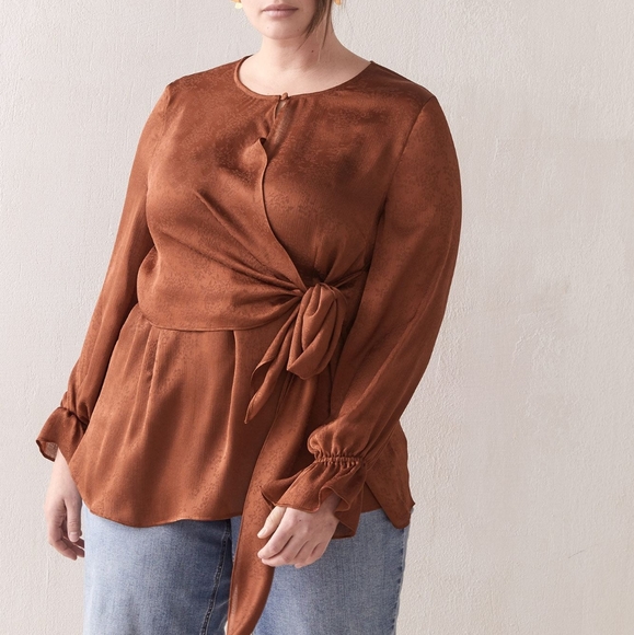 Additionelle Silky Jacquard Tie Front Wrap Top - Picture 2 of 11